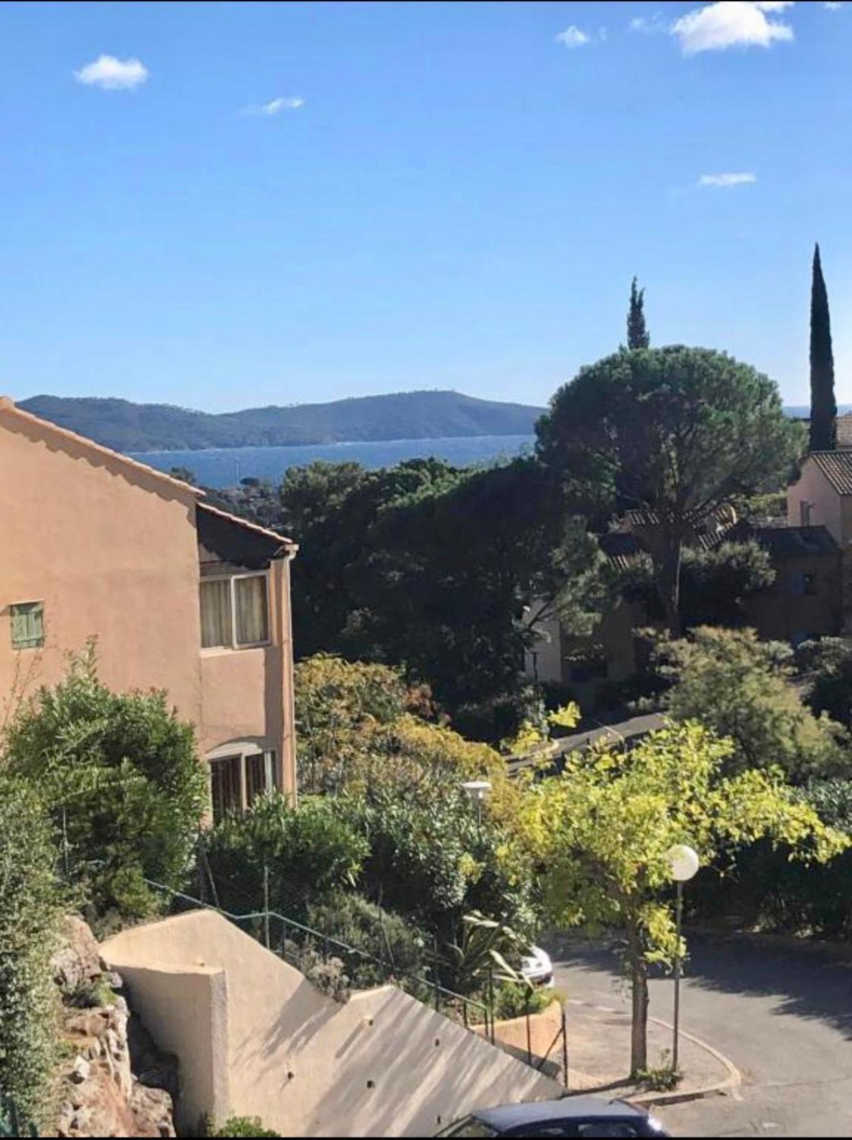 Cavalaire Vue Mer Au Loin Maisonnette Tout Equipee Pour 4 Personnes Avec Piscine Clim Wifi Velos Tv Barbecues Cavalaire-sur-Mer Exterior foto