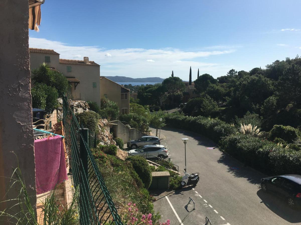 Cavalaire Vue Mer Au Loin Maisonnette Tout Equipee Pour 4 Personnes Avec Piscine Clim Wifi Velos Tv Barbecues Cavalaire-sur-Mer Exterior foto