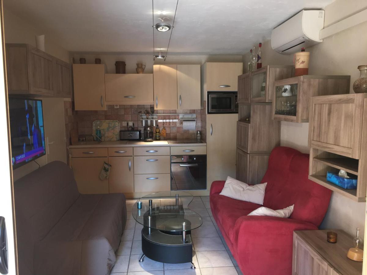 Cavalaire Vue Mer Au Loin Maisonnette Tout Equipee Pour 4 Personnes Avec Piscine Clim Wifi Velos Tv Barbecues Cavalaire-sur-Mer Exterior foto