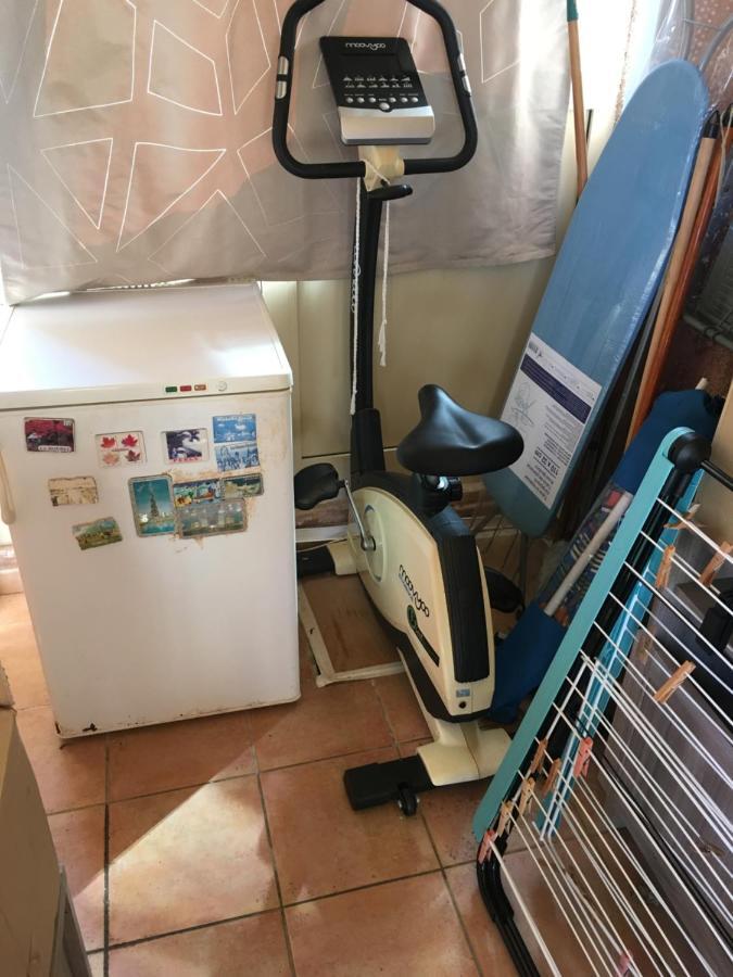 Cavalaire Vue Mer Au Loin Maisonnette Tout Equipee Pour 4 Personnes Avec Piscine Clim Wifi Velos Tv Barbecues Cavalaire-sur-Mer Exterior foto