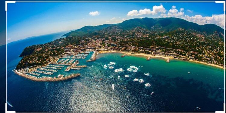 Cavalaire Vue Mer Au Loin Maisonnette Tout Equipee Pour 4 Personnes Avec Piscine Clim Wifi Velos Tv Barbecues Cavalaire-sur-Mer Exterior foto
