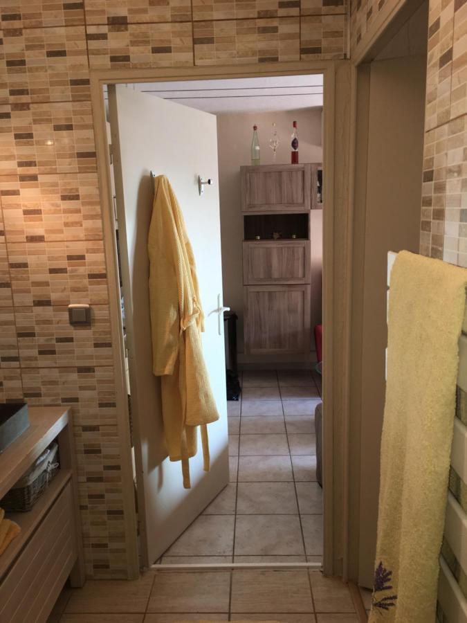 Cavalaire Vue Mer Au Loin Maisonnette Tout Equipee Pour 4 Personnes Avec Piscine Clim Wifi Velos Tv Barbecues Cavalaire-sur-Mer Exterior foto